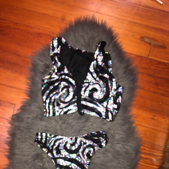 Two piece  bikini - Picture 4 of 7